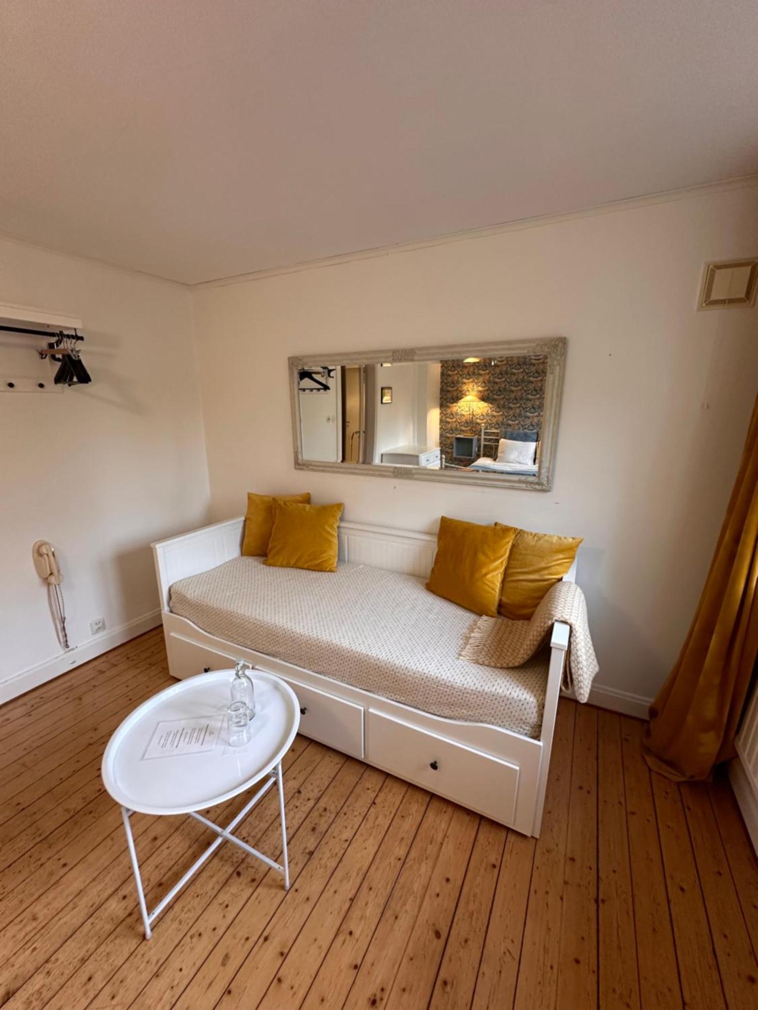 Minnesberg Bed & Breakfast Trelleborg Bagian luar foto